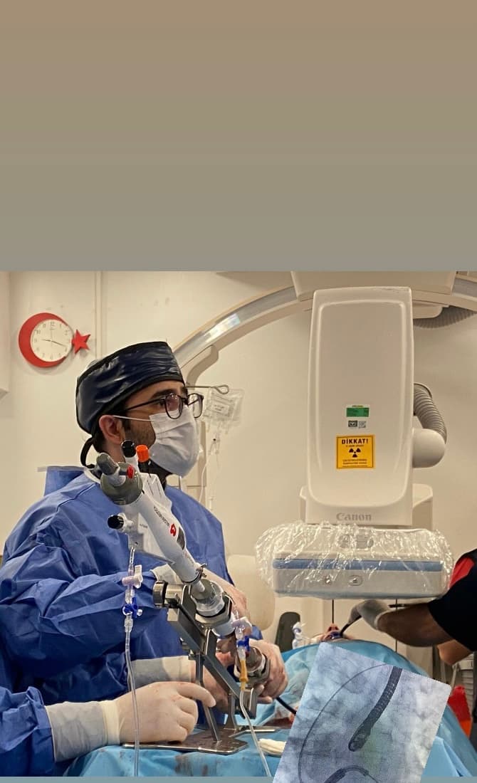 Kateter laboratuvarında bir girişim sırasında